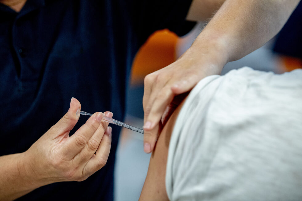 The Dutch Safety Board is investigating the approach to the COVID-19 crisis. Among other subjects, the second sub-report investigates the approach to the vaccination programme.  (Source: ANP Foto / Robin Utrecht)